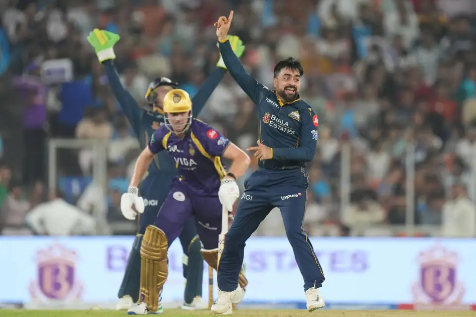 Royal Challengers Bengaluru and Delhi Capitals players in action highlighting form, expected playing XI, and pitch conditions in IPL 2026.